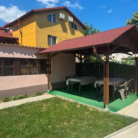 Casa Hax Πανσιόν Μανγκάλια